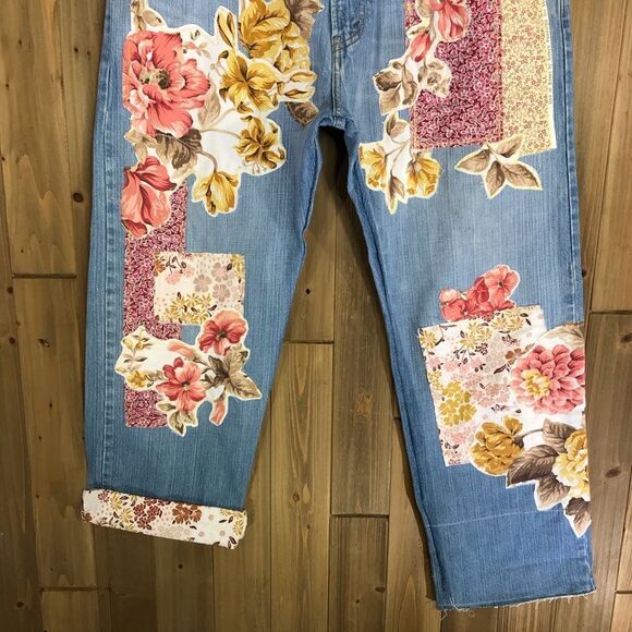 OOAK Levi’s Upcycled Boyfriend Floral Patch Jeans Sz 36/30 - Picture 4 of 16